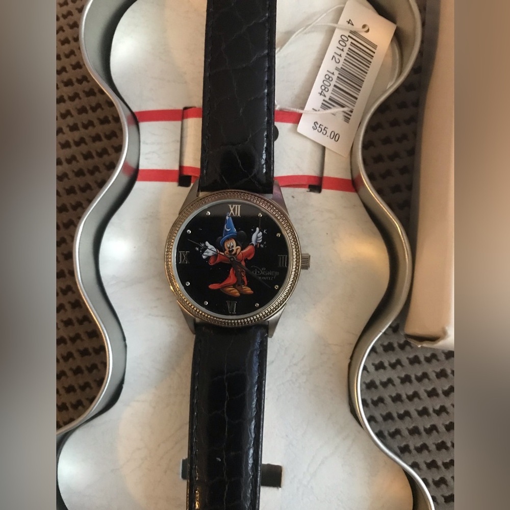 NWT Disney Watch  Mickey Mouse  Silver Tone Black Leather Band - Picture 7 of 9